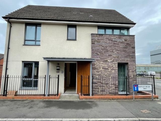 Holiday Home In Cardiff. Sleeps 6 Buitenkant foto