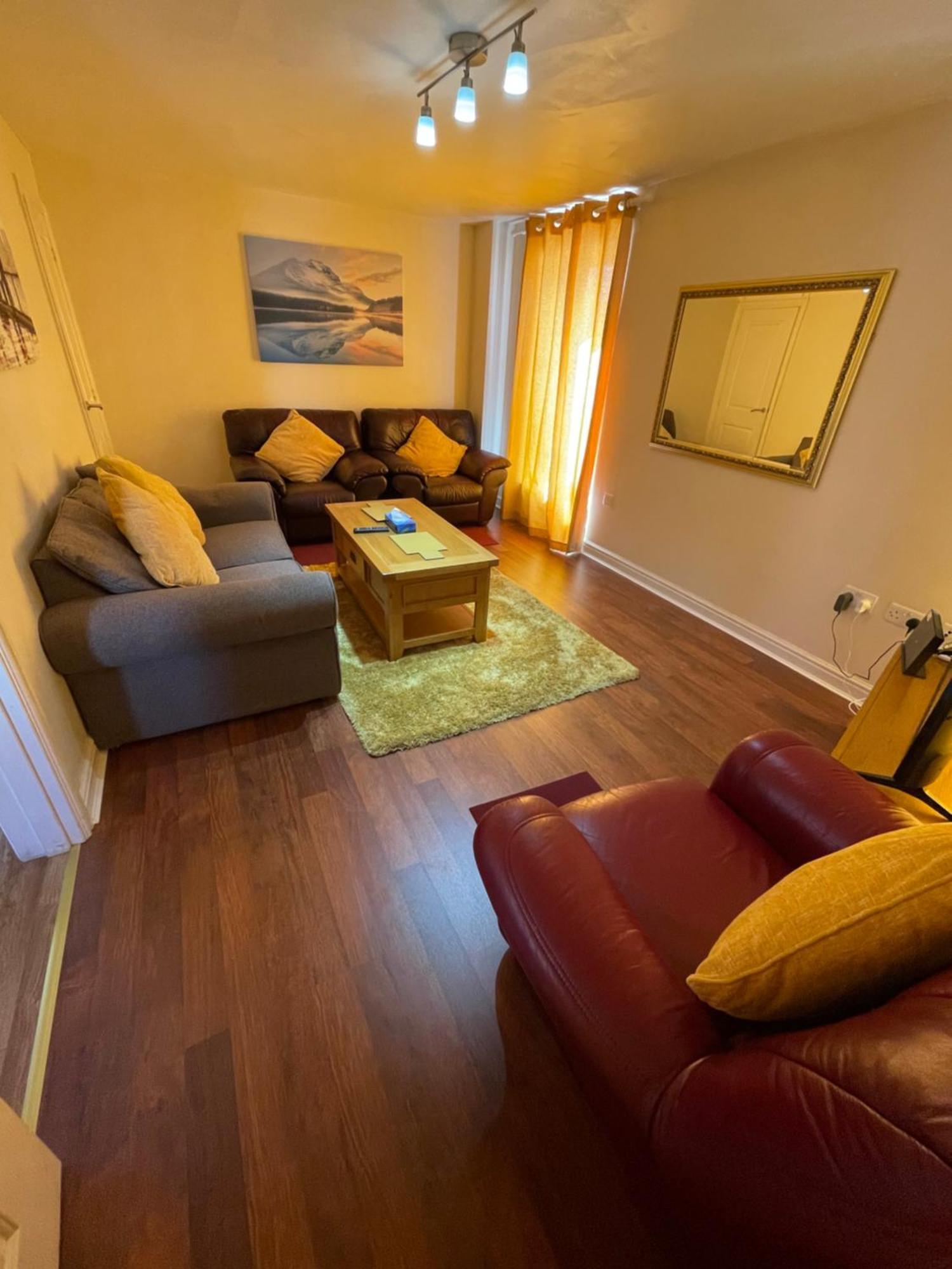 Holiday Home In Cardiff. Sleeps 6 Buitenkant foto