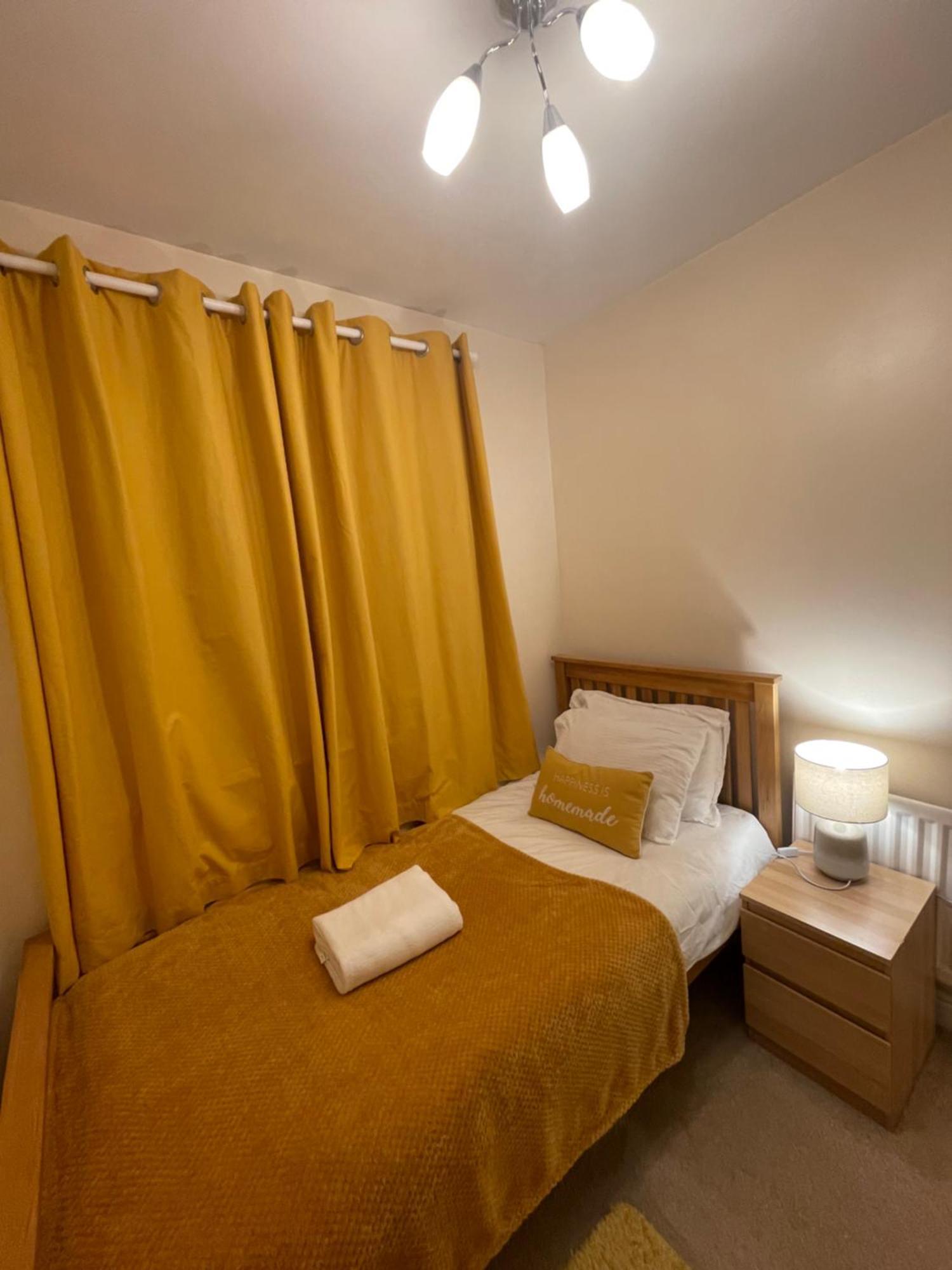 Holiday Home In Cardiff. Sleeps 6 Buitenkant foto