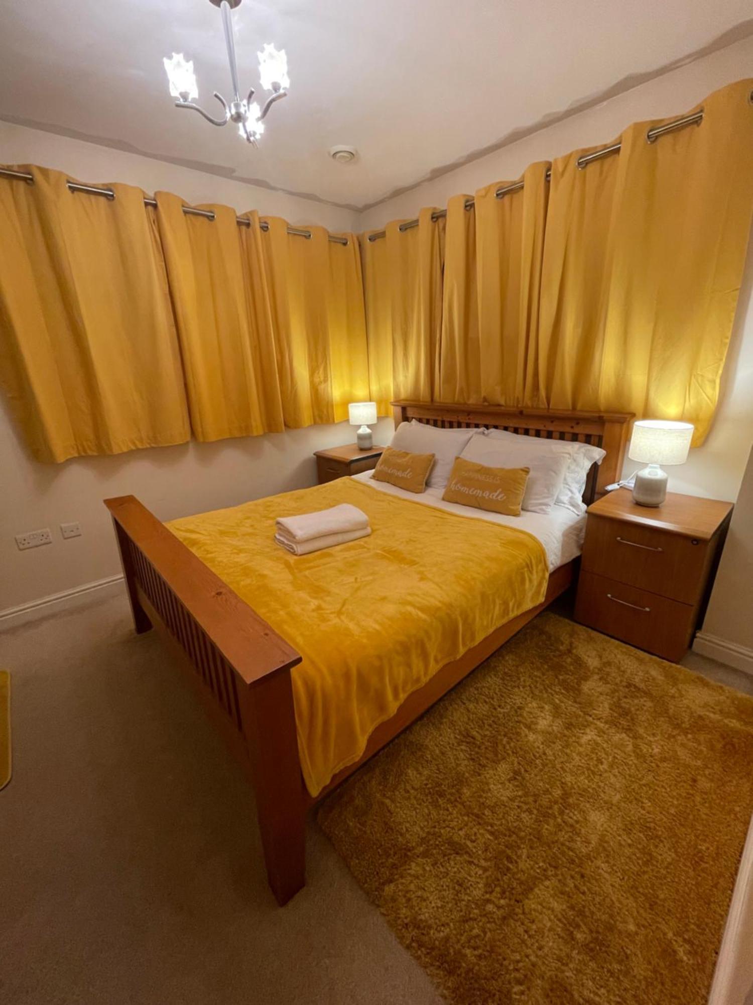 Holiday Home In Cardiff. Sleeps 6 Buitenkant foto