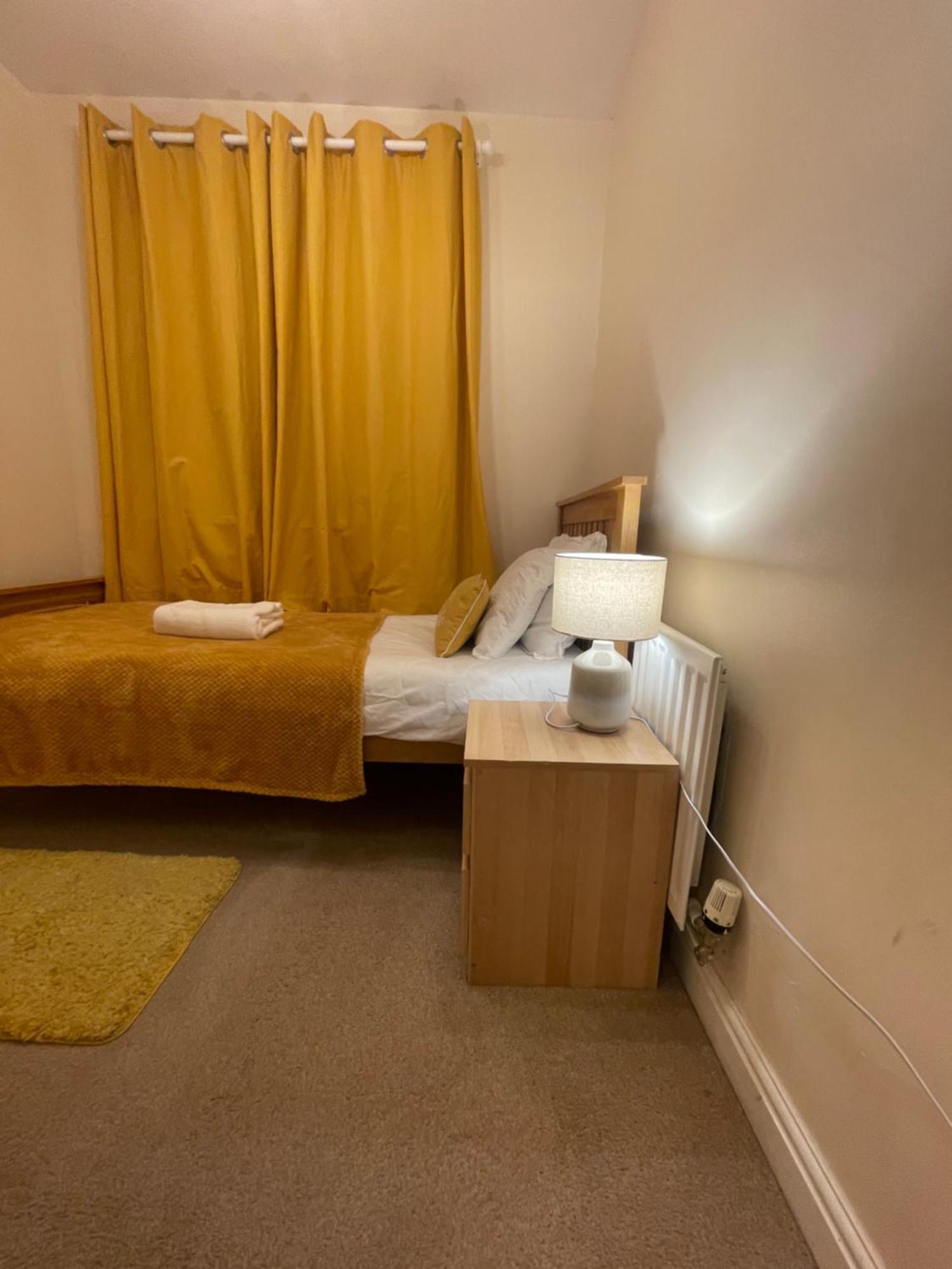 Holiday Home In Cardiff. Sleeps 6 Buitenkant foto