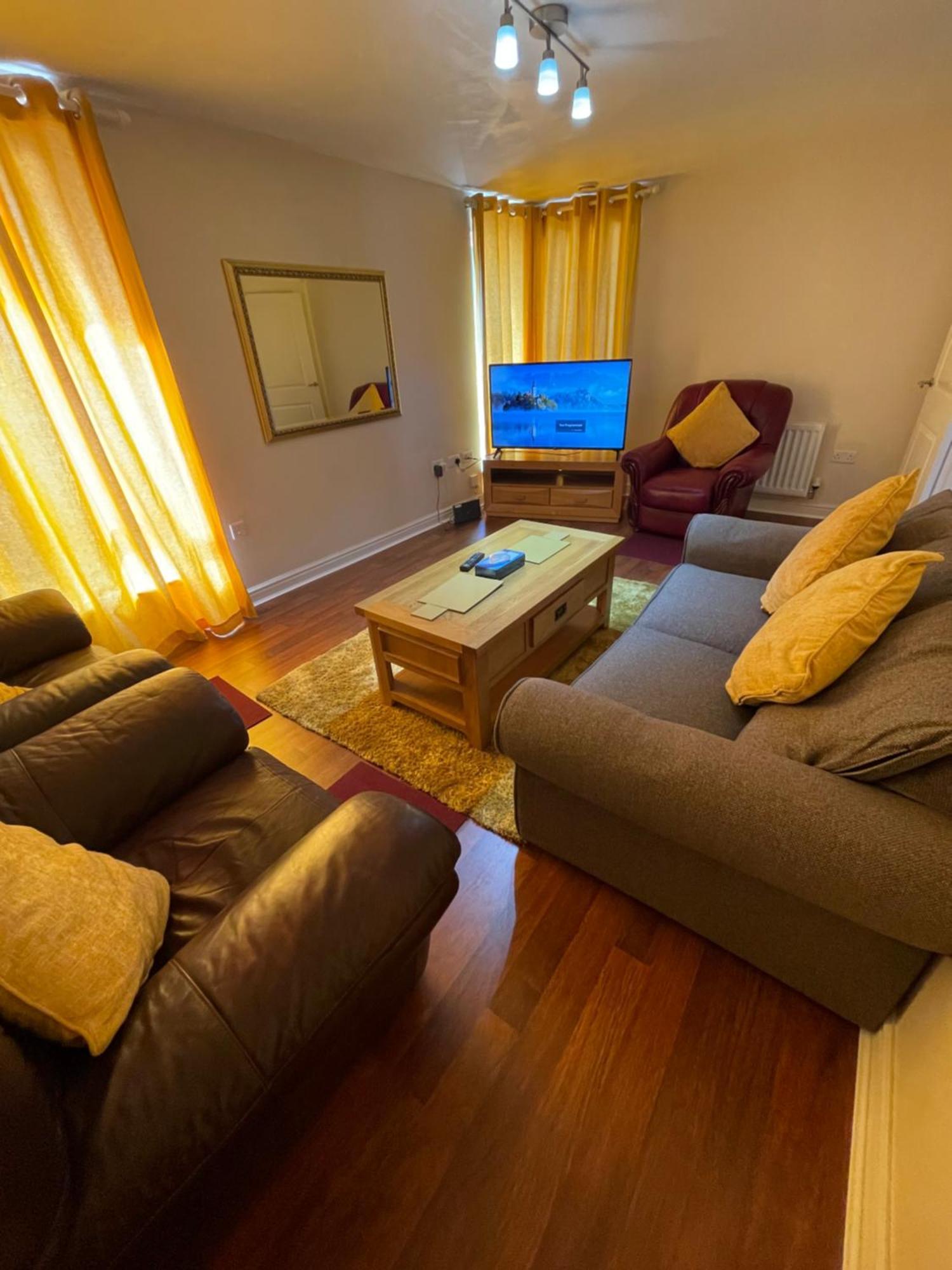 Holiday Home In Cardiff. Sleeps 6 Buitenkant foto