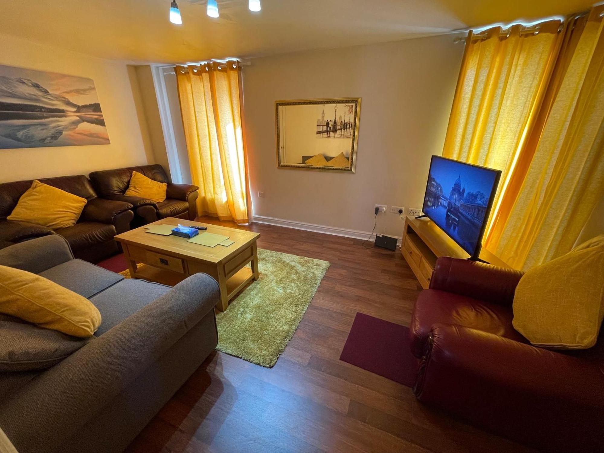 Holiday Home In Cardiff. Sleeps 6 Buitenkant foto